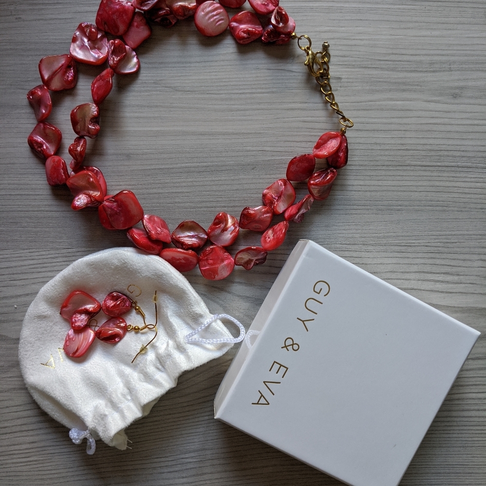 Guy & Eva Coral She'll Necklace Earring Set
